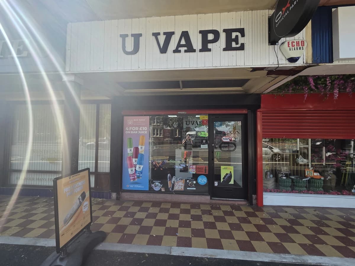 U-Vape Long Eaton shop front